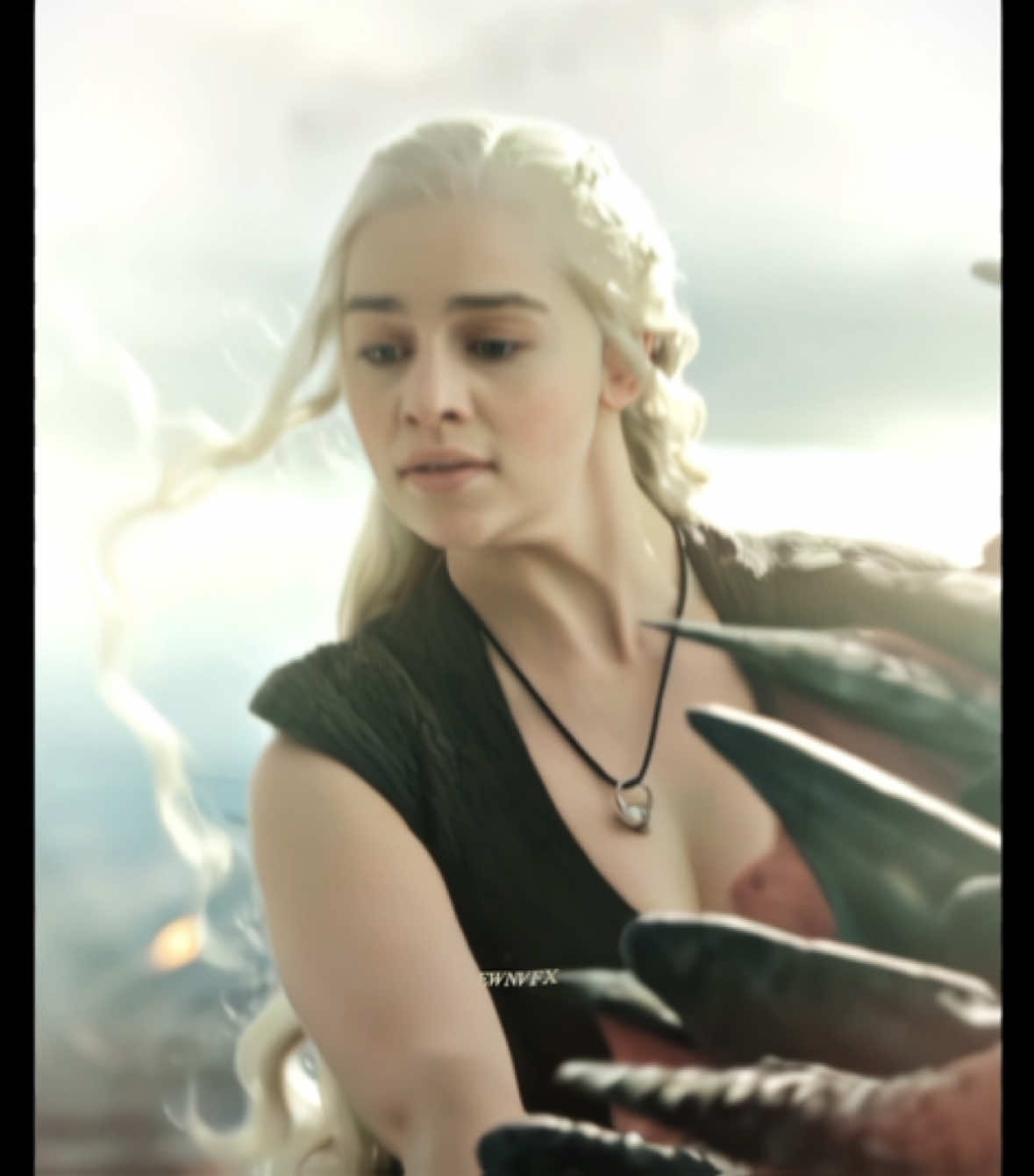 #DAENERYSTARGARYEN this song is nostalgic my god | remembered to use rsmb for the first time in about a year lmao #daenerystargaryenedit #gameofthrones #gameofthronesedit #edit 