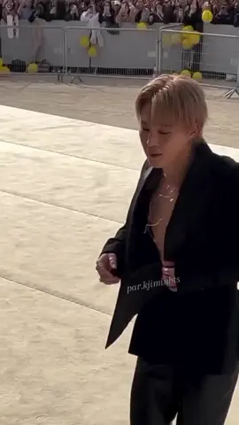 Jimin e Dior... não me canso de postar... #jimin 