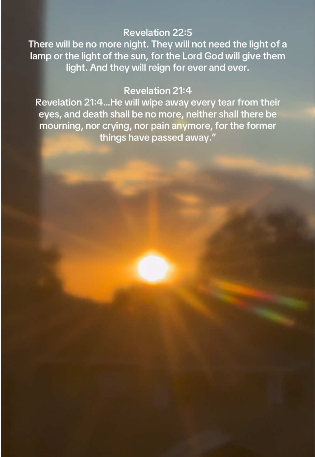 🧡❤️💚 And the one who sat there had the appearance of jasper and ruby. A rainbow that shone like an emerald encircled the throne. Revelation 4:3 ✟ #godslight #beautifulfaith #gloryofgod #godskingdom #heavenonearth 