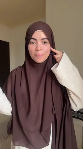 اللفة رقم ١٠ في سلسلة لفات ساترة وسهلة لفة ساترة و سريعة وشيك و تقدري تعمليها في الخروجات او الجامعة او الشغل  بطرحة شيفون  مقاسها ٩٠*٢٠٠