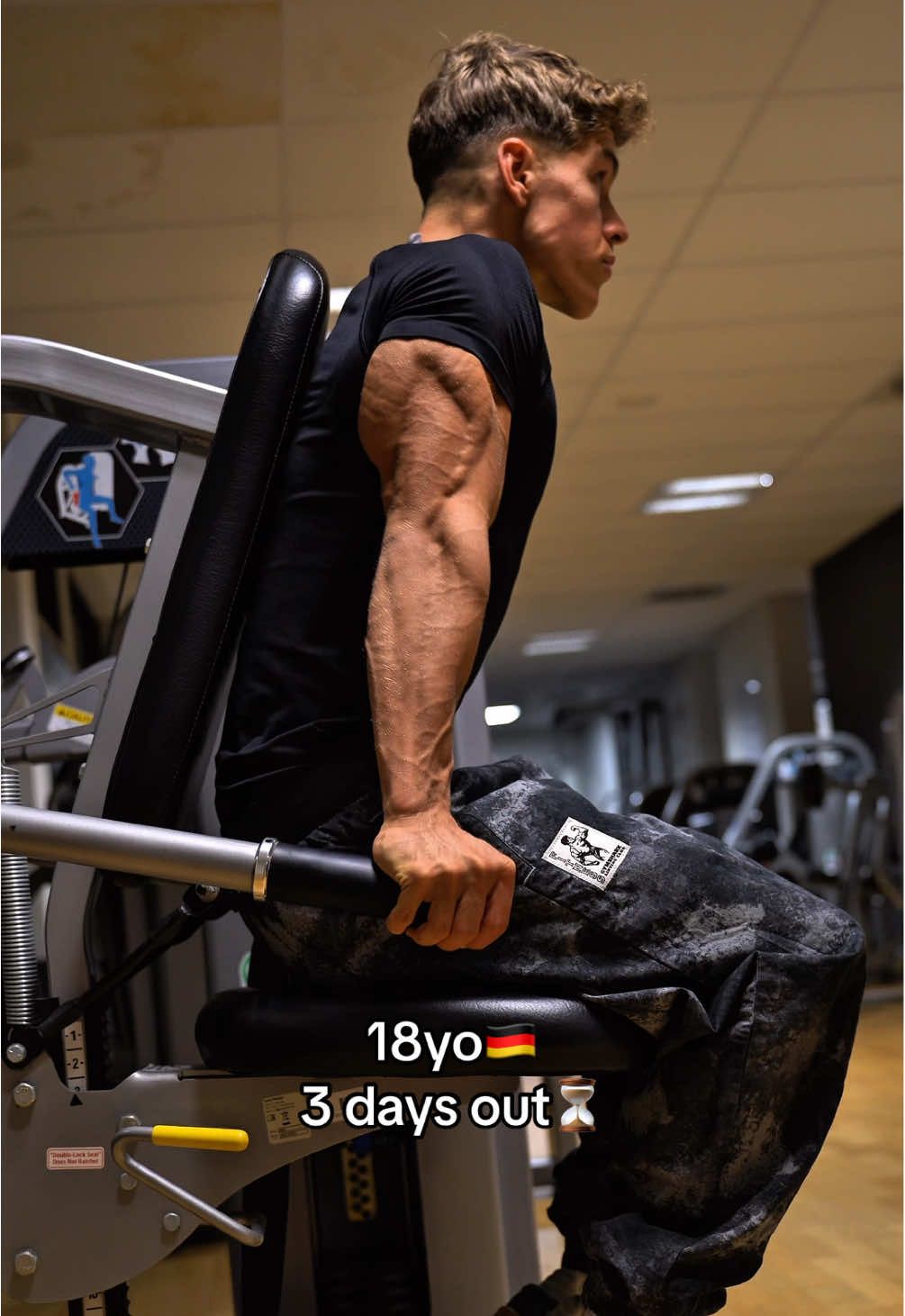 new haircut for the show👀💇‍♂️ #gym #18yo #natural #bodybuilding