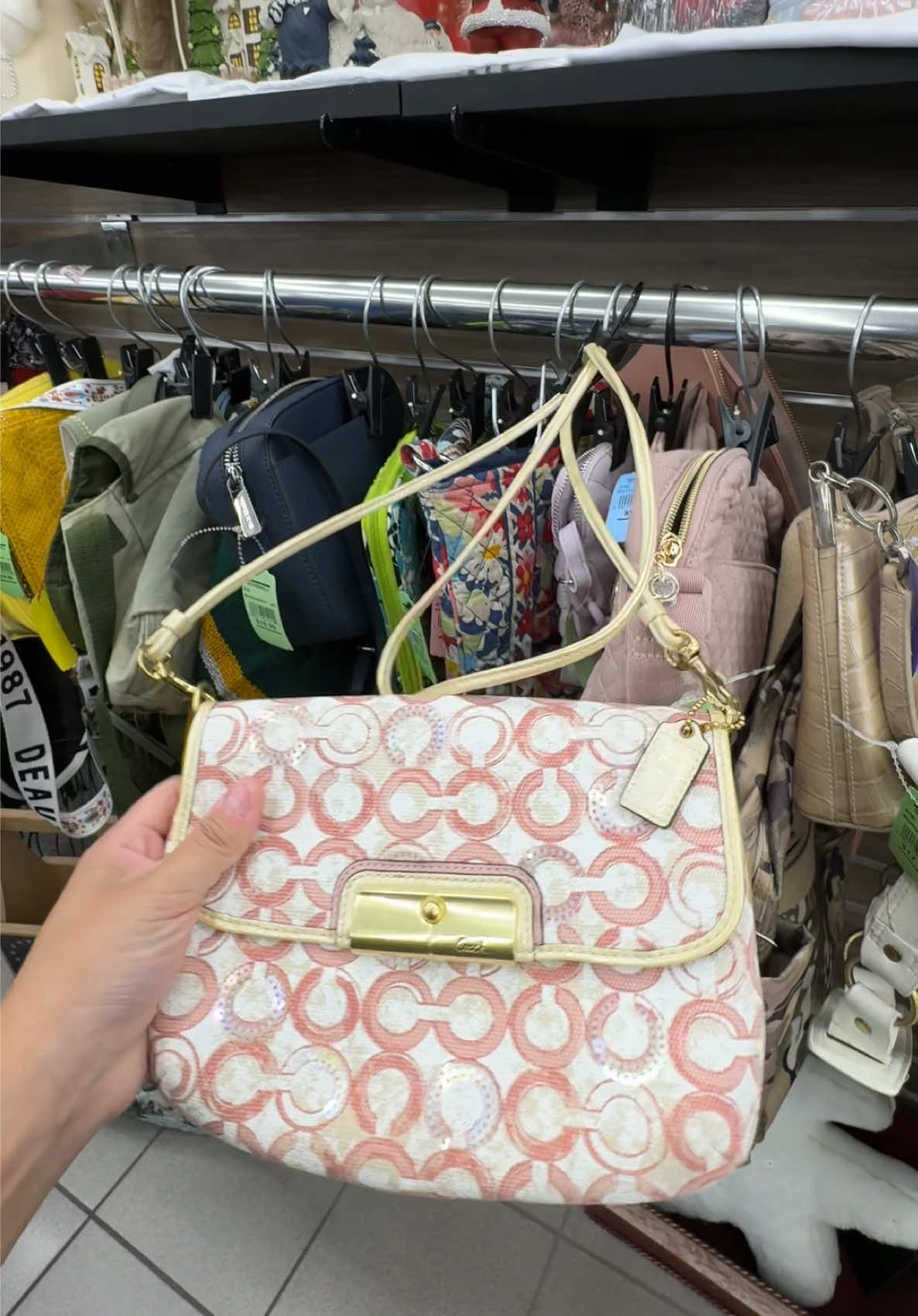 Today’s finds were pretty good! 😍 @Coach | #goodwill#thrifting#coach#coachfinds#fypage 