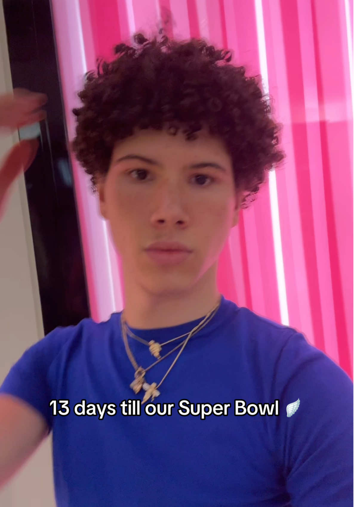 🪽#victoriassecret #fashionshow #viral #model #trend 