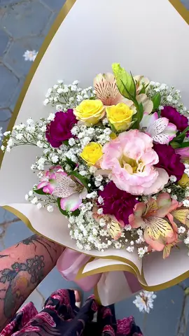 Para alegrar seu dia!!!Flores❤️#boutiquedeflores #franciscobeltraoparana #floricultura #buque 