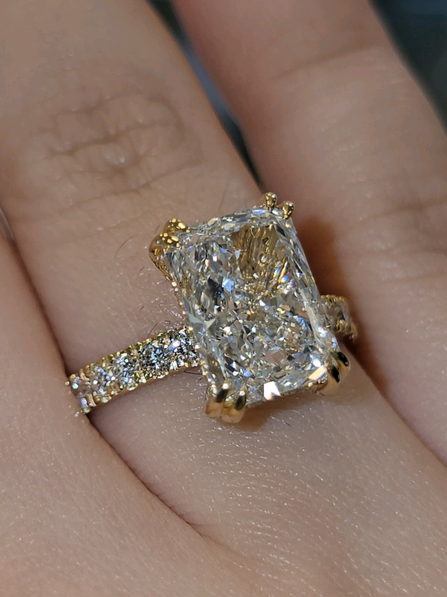 @TAMAYOS FABRICA DE ORO @TAMAYOS THE BIG STORE @TAMAYOS THE BIG STORE @tamayoshoustonoficial @tamayosbrownsville #tamayos #viralvideo #gold #diamond #engagement 
