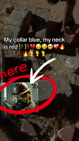 My collar black my gon is white #mycollarsbluebutmyneckisred #spongebob #construction 