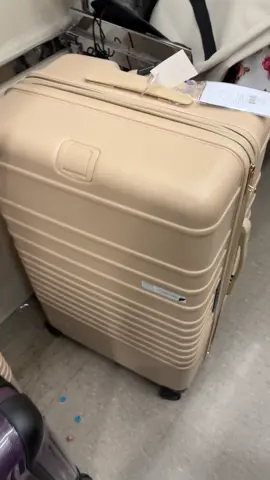 the @BÉIS(T) @winners find ever #beis #winners #winnersfabfinds #luggage #shoppingaddict 