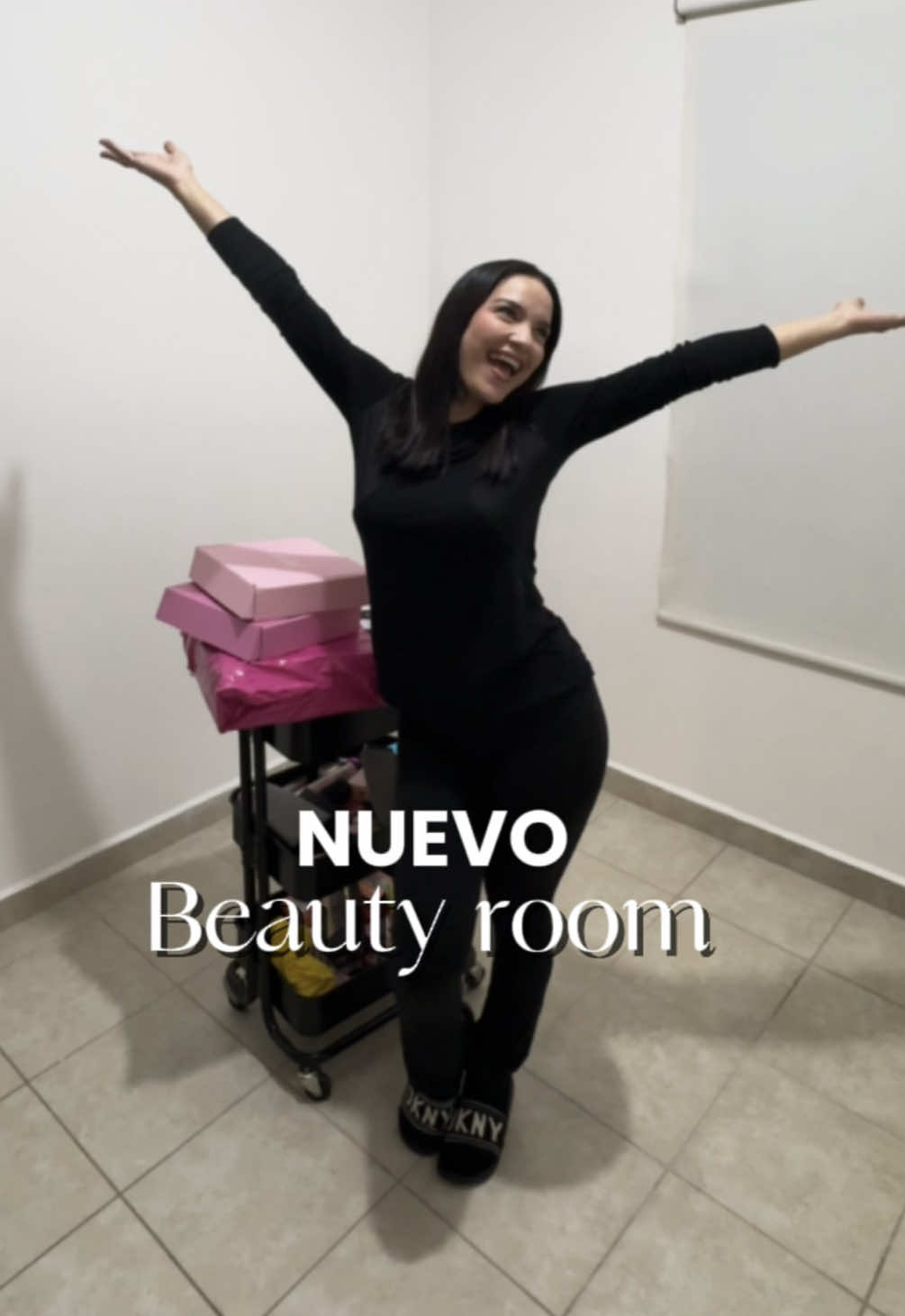 Su Marcia de confianza se mudó de estado y ahora toca comenzar desde cero🥹🫶🏻  Los haré parte de este proceso marcios no se preocupen. Menciona a tu amiga,familiar o conocida que radica en Querétaro👇🏼 #queretarock #maquillistaenqueretato #mudanza #beautyroom 