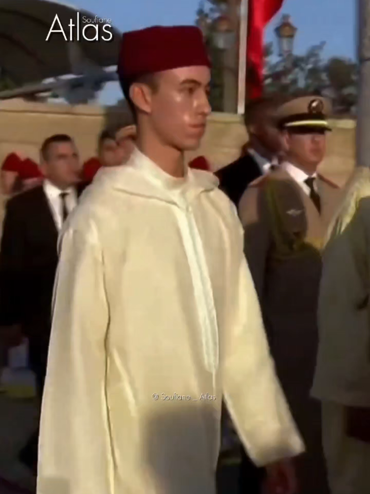 ترأس أمير المؤمنين الملك محمد السادس، مرفوقا بولي العهد الأمير مولاي الحسن، والأمير مولاي رشيد، والأمير مولاي أحمد، اليوم الخميس بضريح محمد الخامس بالرباط، حفلا دينيا إحياء للذكرى السابعة والعشرين لوفاة فقيد المغرب العظيم، الملك الحسن الثاني.
