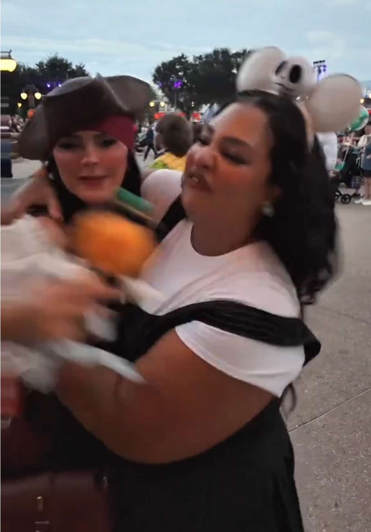 Trust me… you didn’t see this coming 🥺😭 will me and @stephanie 💕 ever recover? #fightnight #bestietok #friendshipgoals #disneyworld #unboxing 