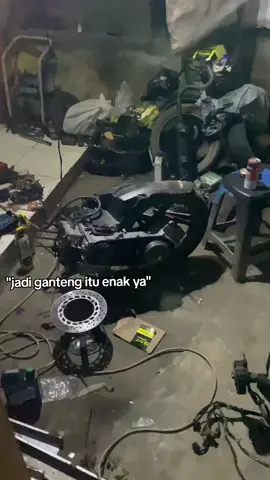 mau se sayang apapun kalau kurang ganteng percuma yaa #fypage #galaubrutal #xybca #soundgalau #fyp 