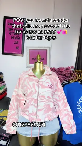 Send us a dm on whatsapp to shop🛍️08127829851 #sweatshirt #cropsweatshirt #smallbusinessowner #hoodies #vendorinibadan #thrift #thriftwears #clothvendorinlagos #goviral #blowthisup 