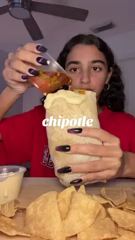 trying @Chipotle ‘s new chimichurri sauce ✨ #mukbang #eating #food #chipotle #burrito 