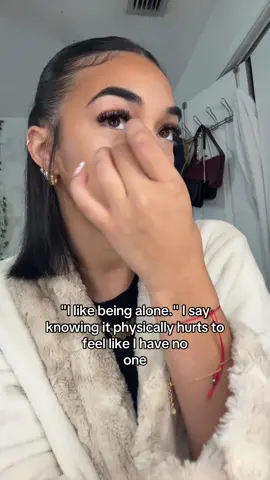 grwm for work 🙂 #laneyybaby #goingthroughit 