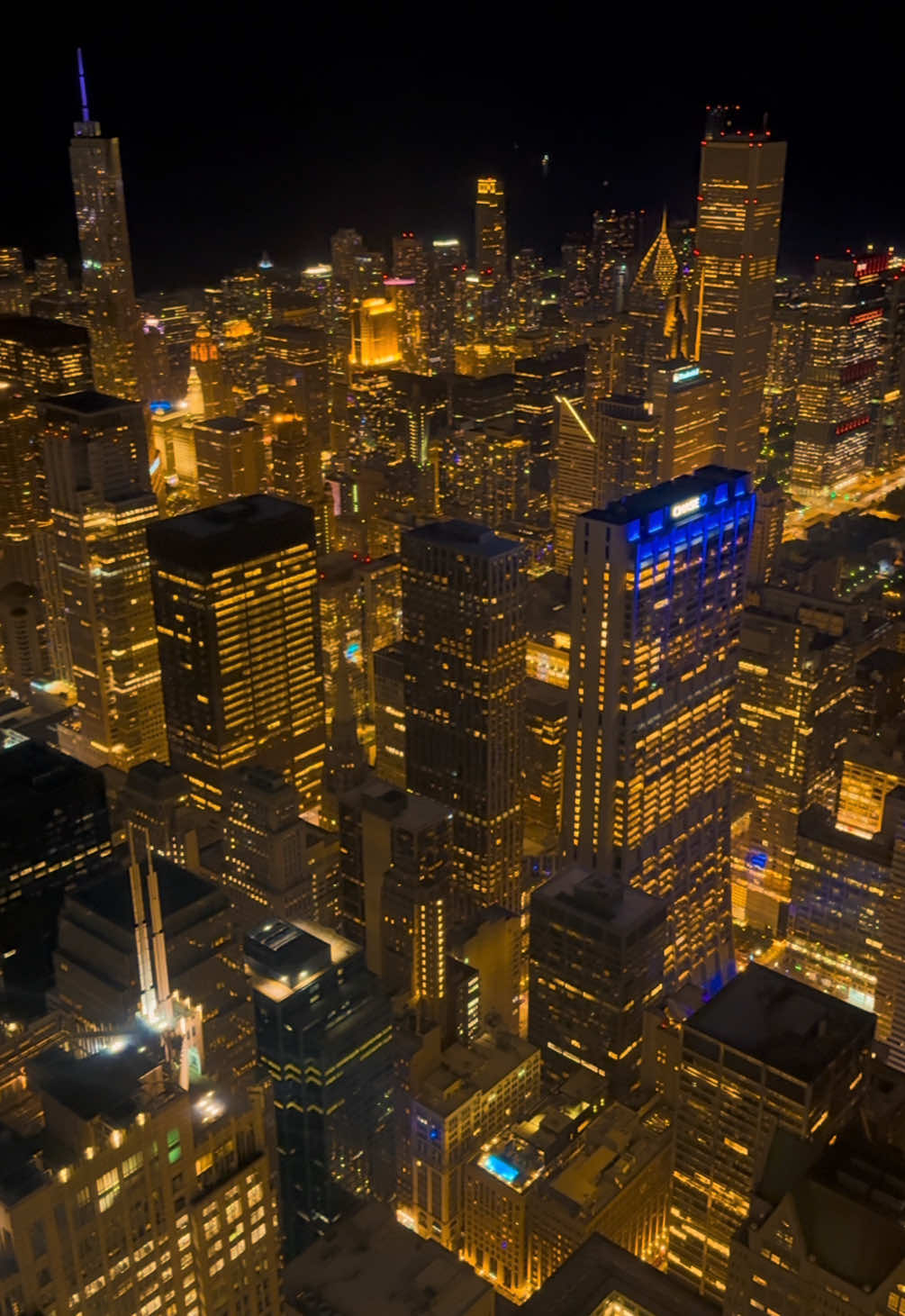 Chicago’s skyline view 🌆#nighttime #citylights #chicagonightlife #nightlight #chicagotiktok 
