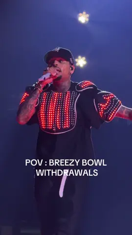 It’s been a month since the breezy bowl and ya girl is going through major withdrawals #breezybowlxx #breezywithdrawls #dallastx #foldmelikeapretzel @chrisbrownofficial 