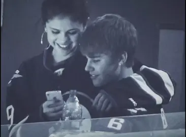 maybe in anthor life..💔#CapCut #fyp #justinbieber #selenagomez #2010