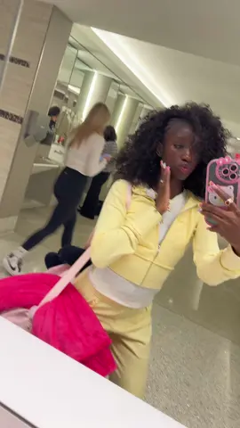 Omg my airport outfit is so cute 