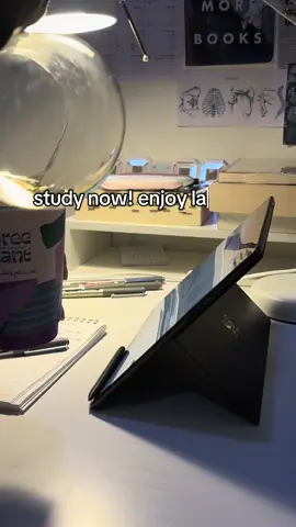 keep studying🫵 #studytok #studymotivation #fyp #uni #study 