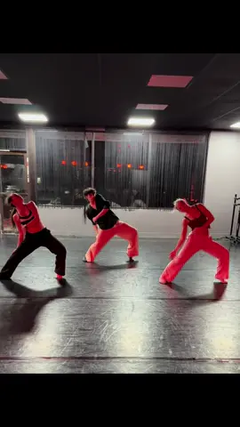 These three 🤍  Moves: ✌🏻 Music: Damien Rice  Studio: Glass House Dance