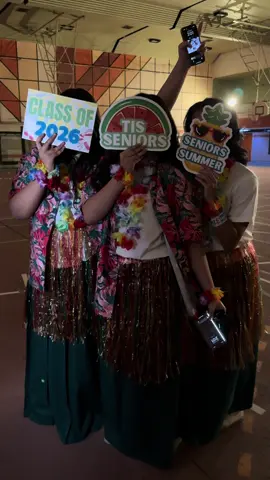making memories last for TIS seniors summer day ☀️🐚 #motionbooth #riyadhphotobooth #tis #Summer #seniors