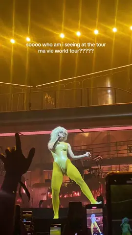 SOOOO READY !!! #dojacat #dojacatlive #scarlettour #vie #planether 