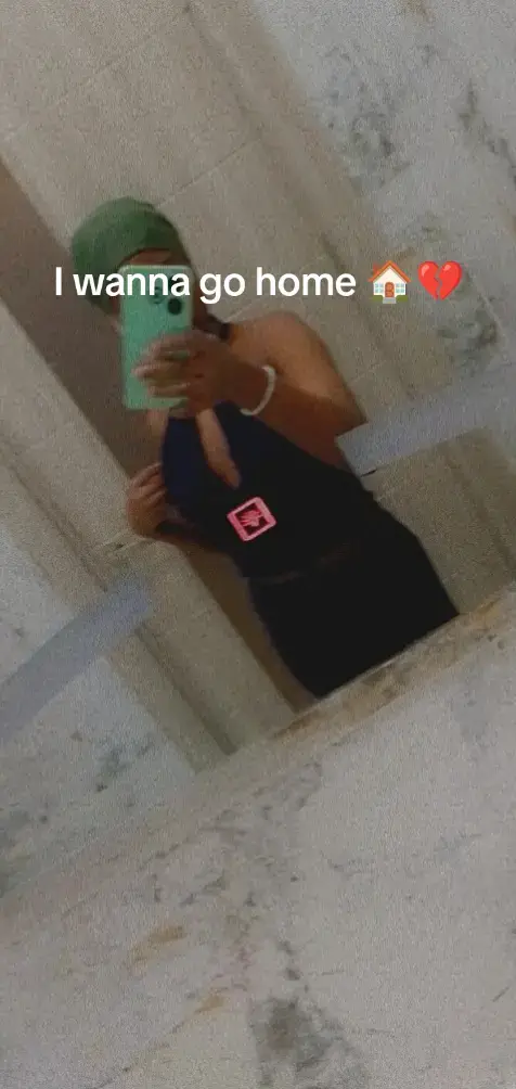 I really want to go back home,I miss my mom so bad 💕the smile the happiness of home,I really miss home 💜 #viewonce #500kviews #trendingvideo #nigeriatiktok🇳🇬🇳🇬🇳🇬 
