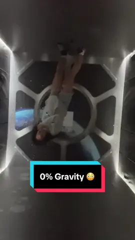 📍#paradox museum 📍 #barcelona #gravity #space #nogravity 
