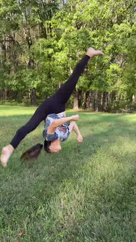 Gymnastics brings me a great deal of joy and makes me feel very free.😂🤸🏻‍♀️❤️ #gymnastics #aerial #fun #viral #fyp 