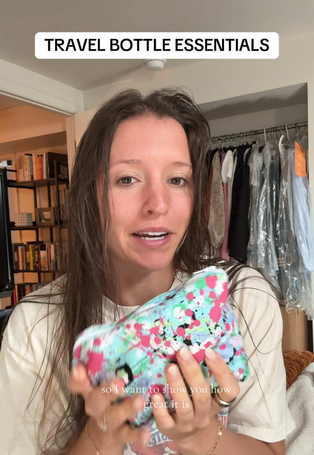 I am just so obsessed that I can fit everything I need in this tiny bag and it all fits so perfectly. Scratches an itch in my brain . #travelessentials #toiletrybag #travelbag #liquidsbag #travelcosmeticbag 