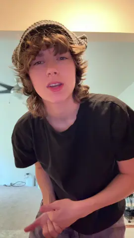 i’ve been obsessed w this hat #lol #wlw #lgbt #fyp #masc 