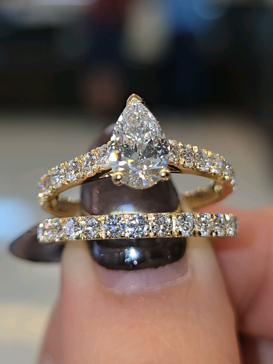 @TAMAYOS FABRICA DE ORO @TAMAYOS THE BIG STORE @TAMAYOS THE BIG STORE @tamayosbrownsville @tamayoshoustonoficial #tamayos #gold #viralvideo #diamond #engagement 