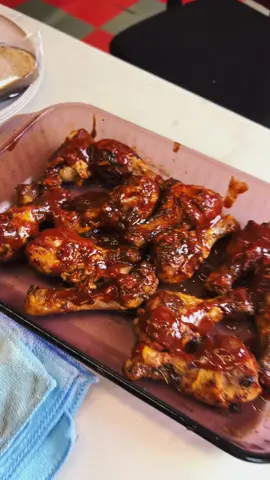 Lunchtime boys… 🍗🍗
