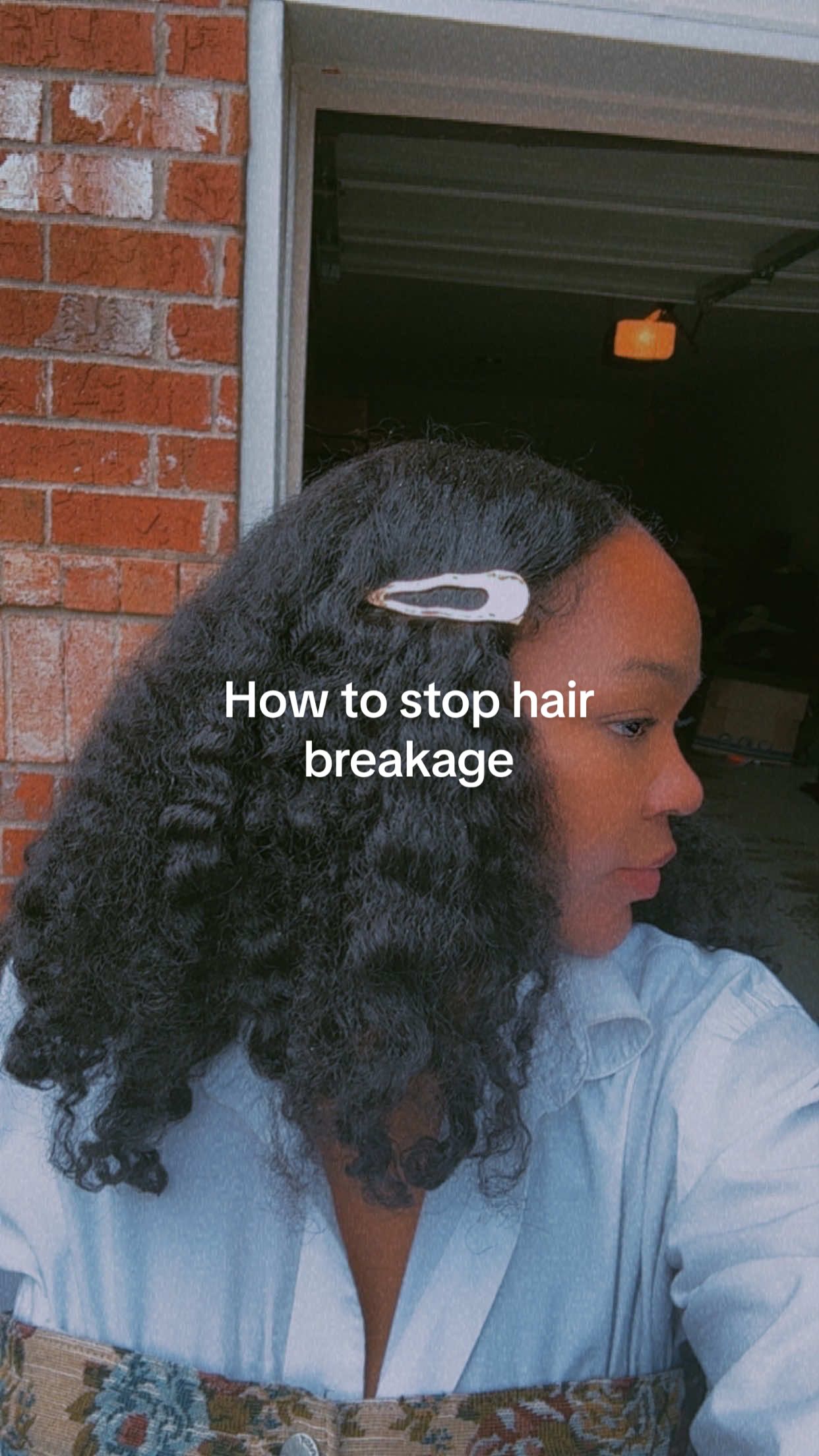 Y’all don’t listen unless I’m yelling - this is how you stop your hair from breaking off!!  #lengthretention #naturalhair #creatorsearchinsights 