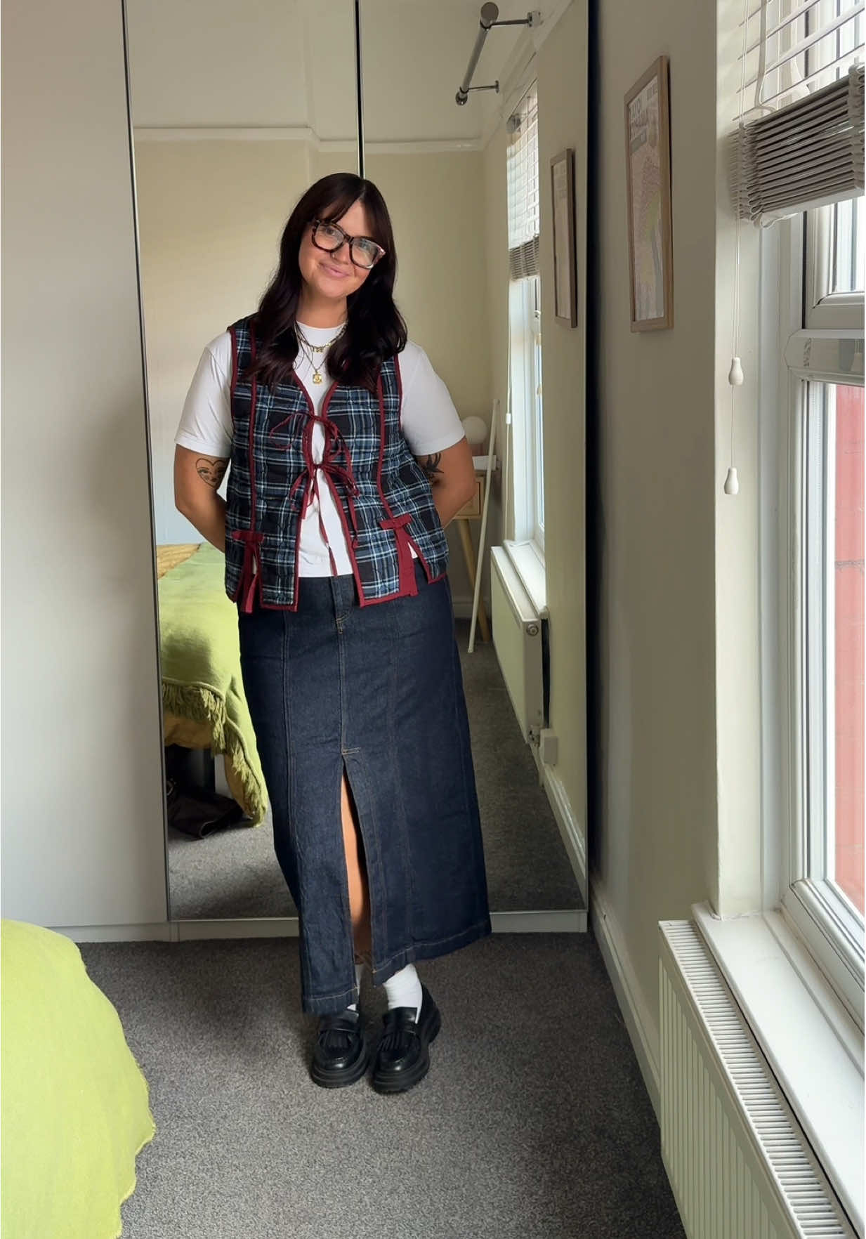 Me 🤝 this @Damson Madder waistcoat that I found on @Vinted  #midsize #midsizefashion #fashion #winteroutfit #secondhand 