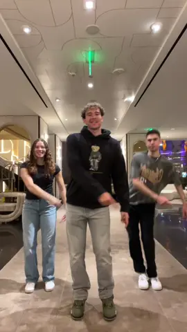 In LA 🕺 @jerseyyjoe @Jada Gomillion #dance 