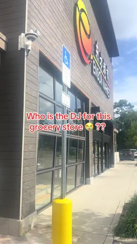 Enson gets down. They played the explicit version too 😭😭😭 #gainesvillefl #itsghettohere 