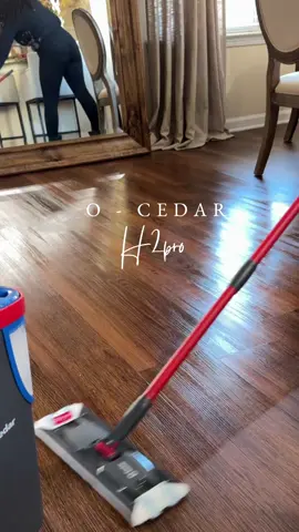 ✨Finally, a mop that makes mopping so much easier! It’s so good♥️  Clean with me 🫧 Cleaning  How to clean wood floors Cabinet cleaning tips Cleaning hack Kitchen gadgets  O cedar flat mop  #cleaningtiktok #cleaning #cleanwithme #falldealsforyou #tiktokshop 