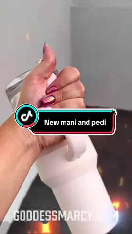 In love with this new color! Do you like it? #pedicure #manicure #polishnail #flipflops #nailsartvideos 