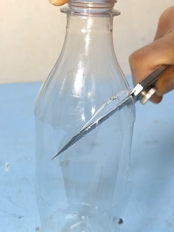 Great Construction Life Hacks with a Plastic Bottle #DIY #construction #tipsandtricks #lifehacks 