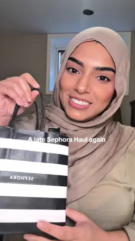 Love doing these, I do love everything I bought 🥰 . . #sephora #sephorahaul #makeup #browngirlmakeup 