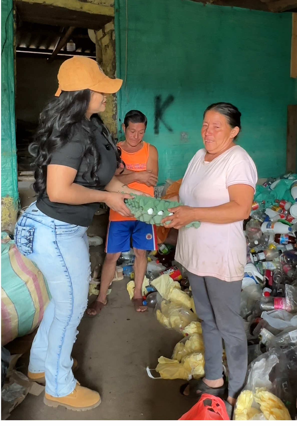 El que da de corazón nunca regresa con las manos vacías#ayuda#laborsocial#colombia 