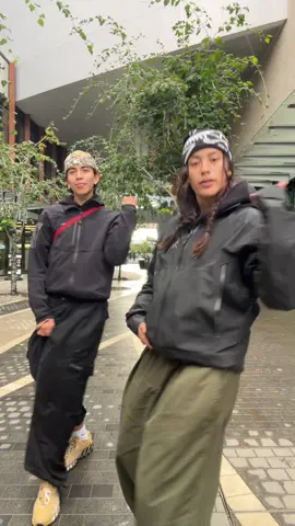 ⬅️↔️➡️ (dc: @Buddy⚡️ ) #dance #duo #vancouver #fyp #foryou @Romy.S@nchez 