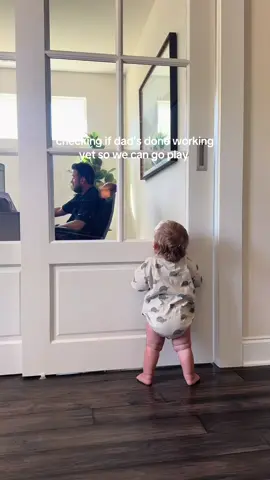 this reminds me of “do you wanna build a snowmannnnnnn” hahaha #FamilyLife #WorkFromHomeDad #LifeWithABaby #ParentingMoments #LittleThingsBigLove