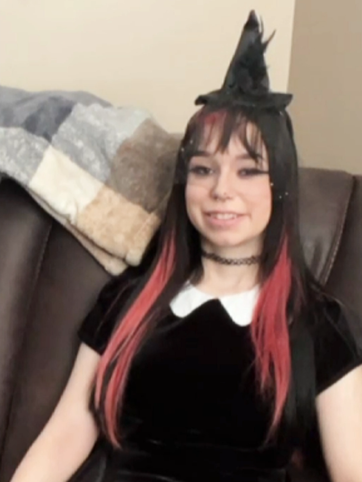 She's hypnotized to slowly become a plastic doll.  #hypnosis #hypnotized #hypnotic #hypnotism #hypnotist #hypnotizedgirl #hypno #hypnose #hypnotiseur #mesmerism #mesmerized #mesmerist #halloween #stagehypnosis #thelastmesmerist