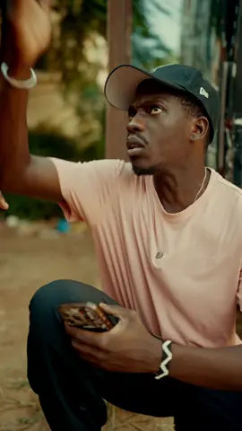 Avec Maxit, les bons plans sont toujours dans ta poche. Télécharge l’appli et profite des meilleures offres ! @Orange Sénégal 