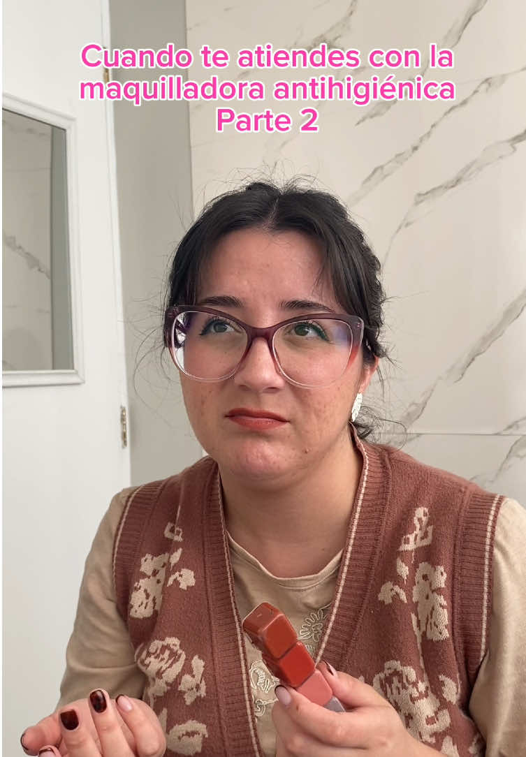 La maquilladora que te cobra más si le pides ser limpia 😂 #maquillaje #makeup #chile #humor 