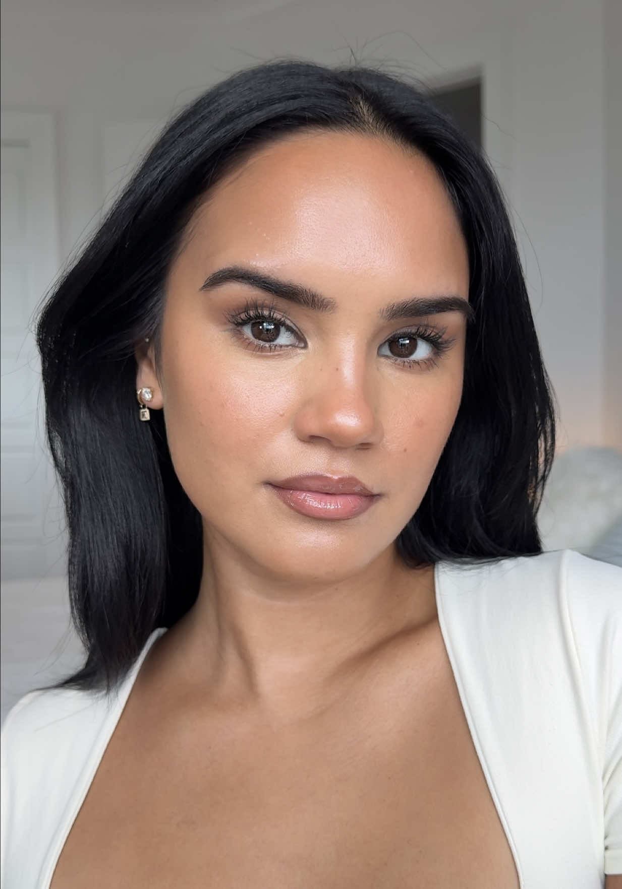 Get your drugstore makeup looking seamless and high end, this is drugstore makeup as good as high end  Wet N Wild Niacinamide Skin Tint  Neutrogena Radiant Cream Concealer N7 Pro Artist Cream Bronzer  Wet N Wild Gold Whip Eyeshadow Palette  Kiko Milani 07 Blush  Flower Beauty Spotlight Highlighter  Loreal True Match Powder  Wet N Wild Mega Volume Mascara  Rimmel Cappuccino Lip Liner pencil  Loreal Brow Lamination Gel  Neutrogena Light Pink Lip Oil Kiko Lumiverse Setting Mist  Drugstore makeup, affordable makeup,  makeup review, makeup on a budget, full face drugstore, #drugstorebeauty #affordablemakeup #drugstoremakeup #fullfacemakeup 