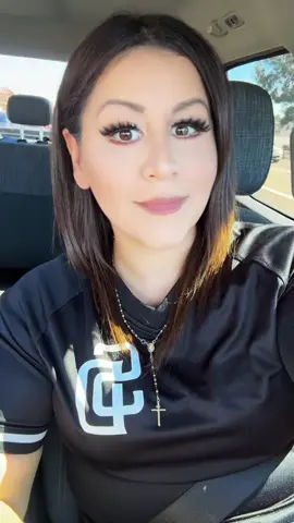 Thirsty Thursday… San Diego bound #sandiego #refresher #datenight #happy #kidfreeday 