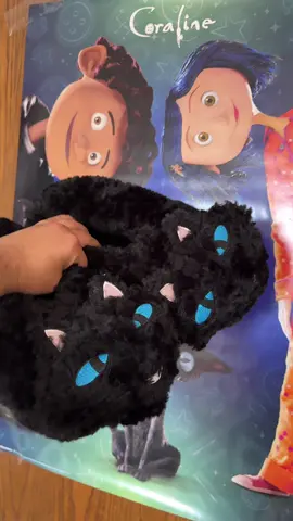 Every Coraline Fan Needs These Slippers #coraline #movie #slippers #movienight #fall 
